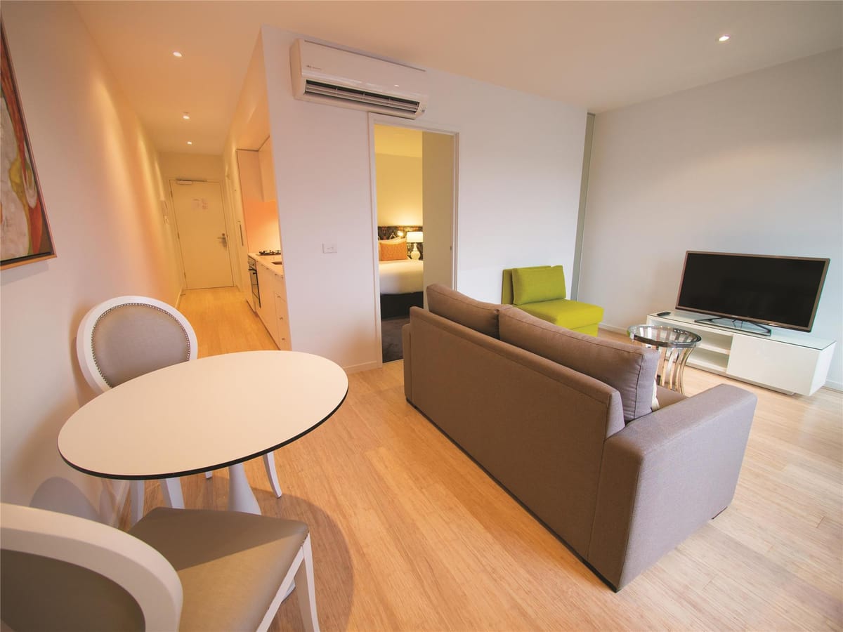 Oaks Melbourne South Yarra Suites — 2