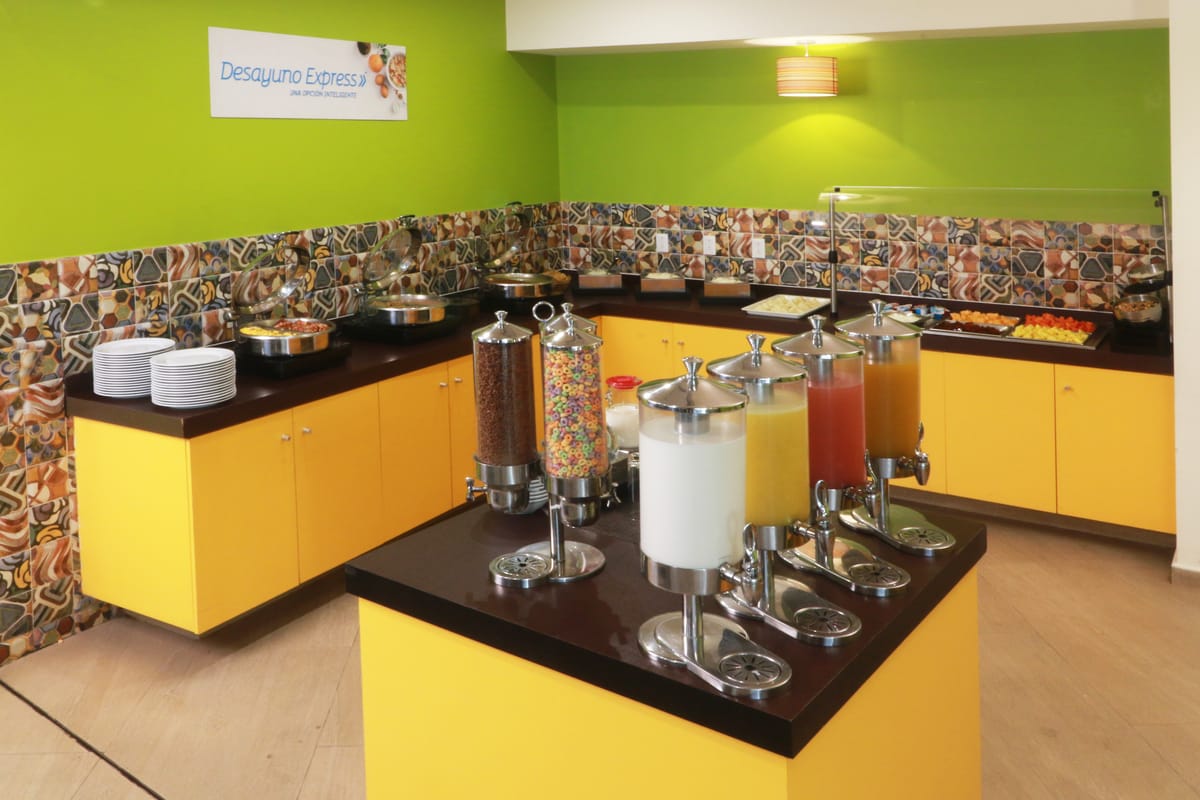 Holiday Inn Express Mexico Aeropuerto by IHG — 2