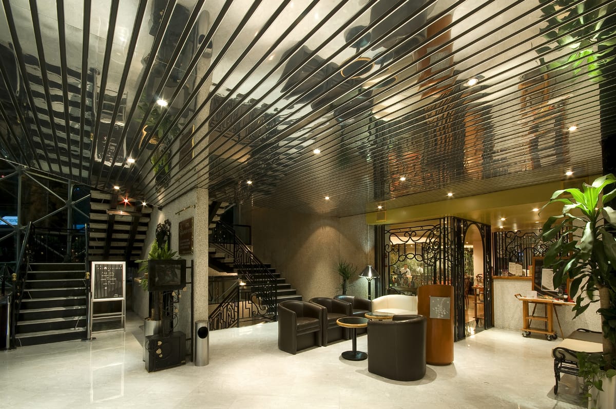 Hotel Grand Prix — 2