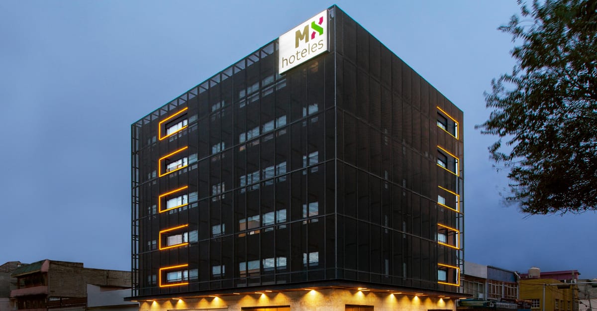 Hotel MX aeropuerto CDMX, Trademark Collection by Wyndham — 4