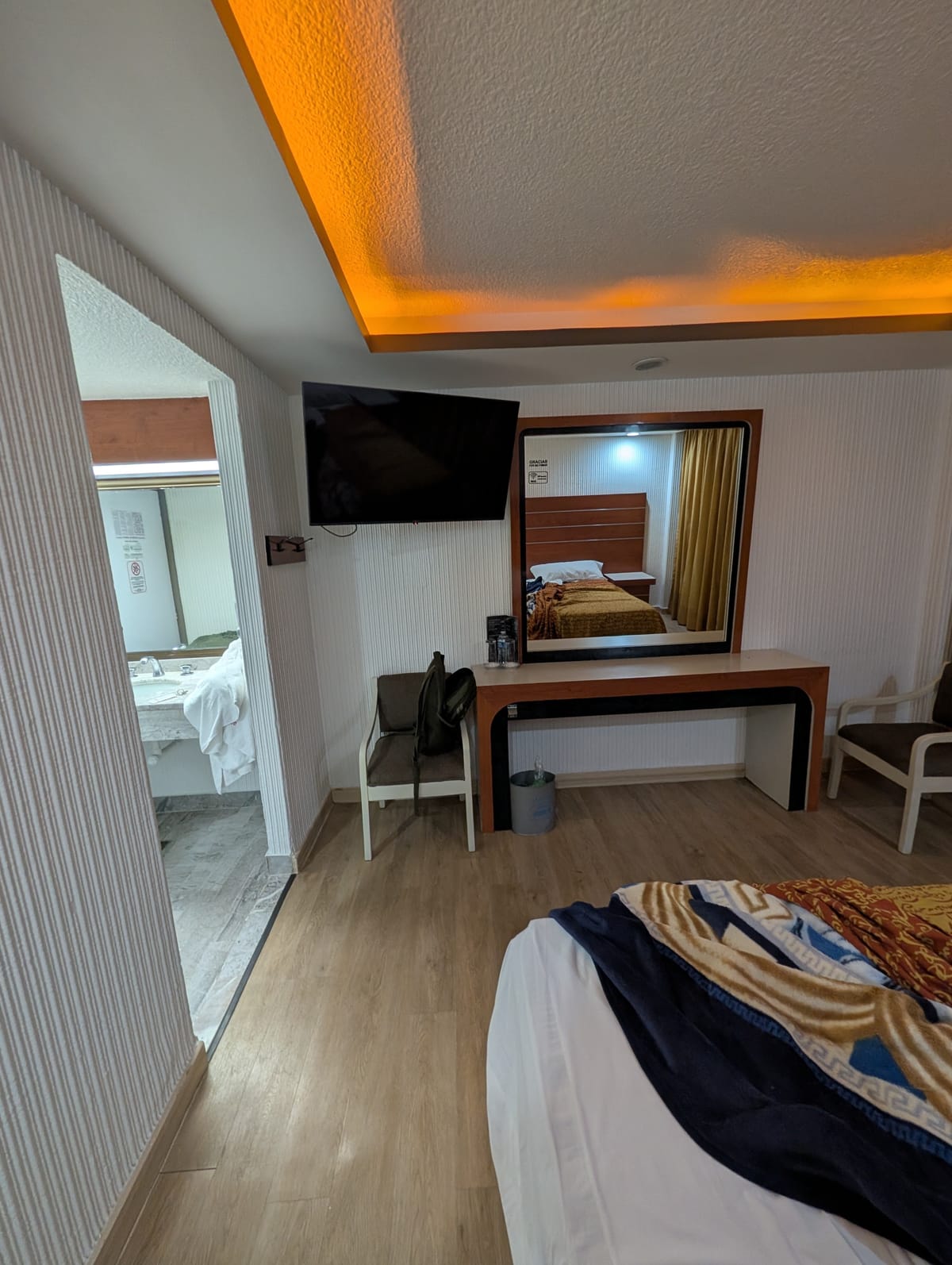 Hotel Puente — 2