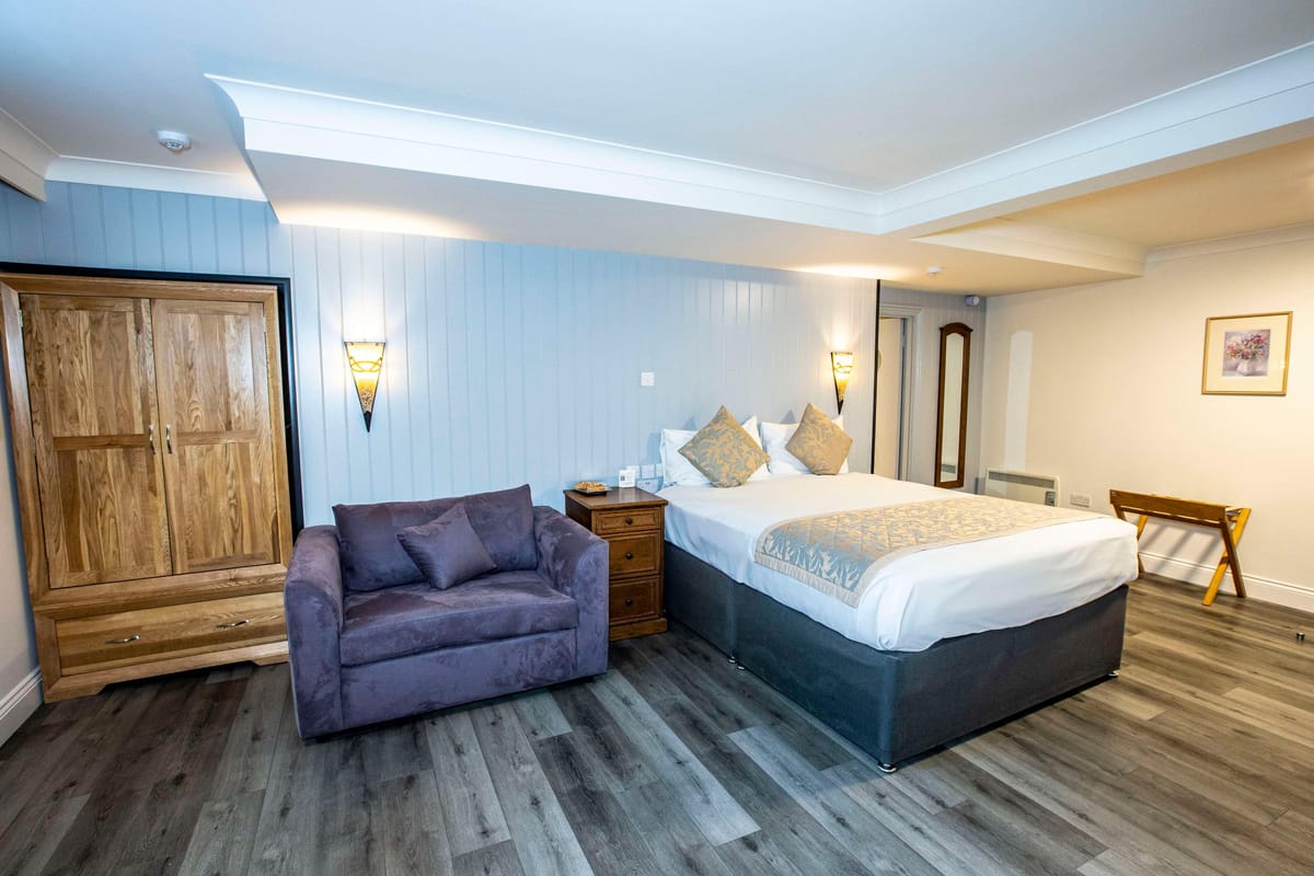 Best Western Manor Hotel and Suites — 2