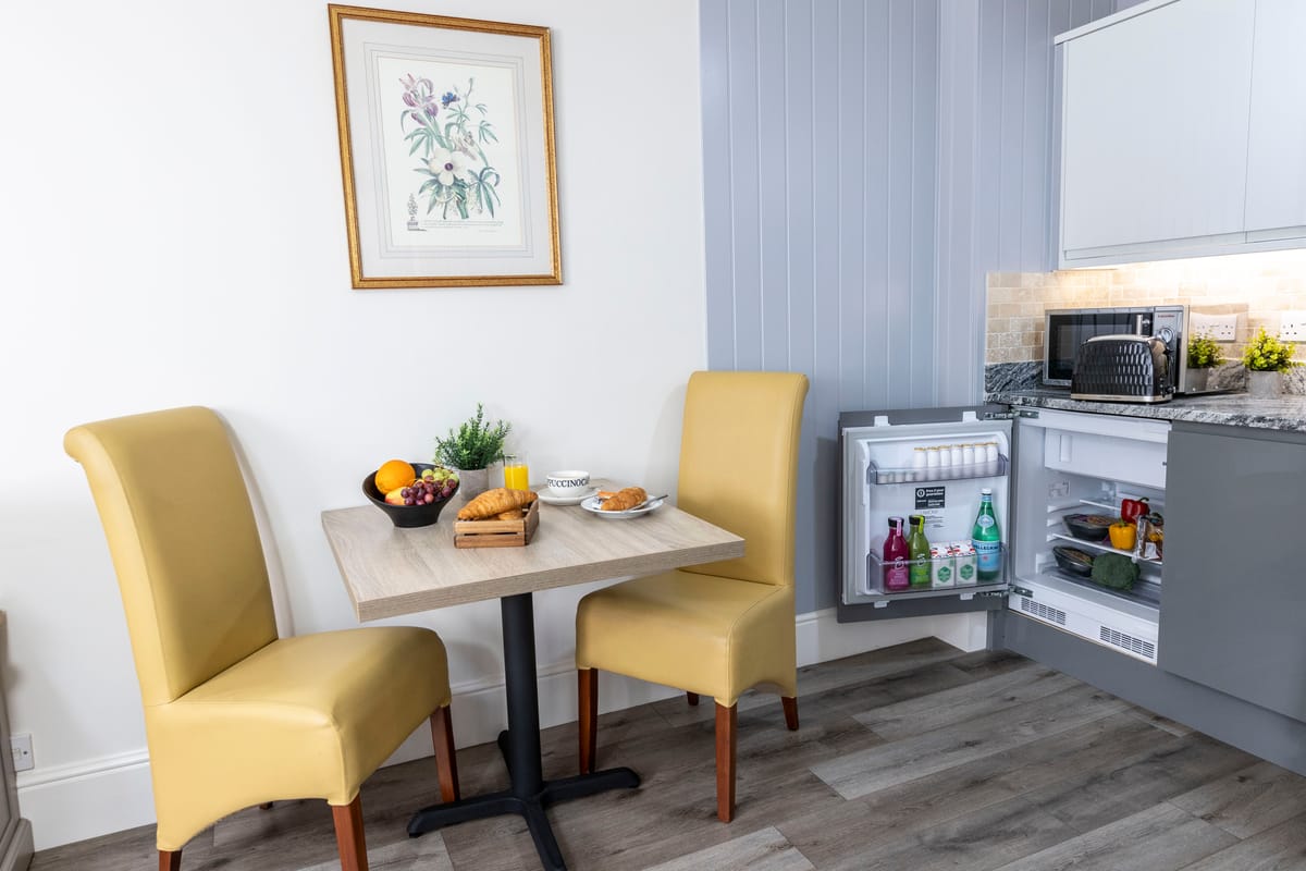 Best Western Manor Hotel and Suites — 5
