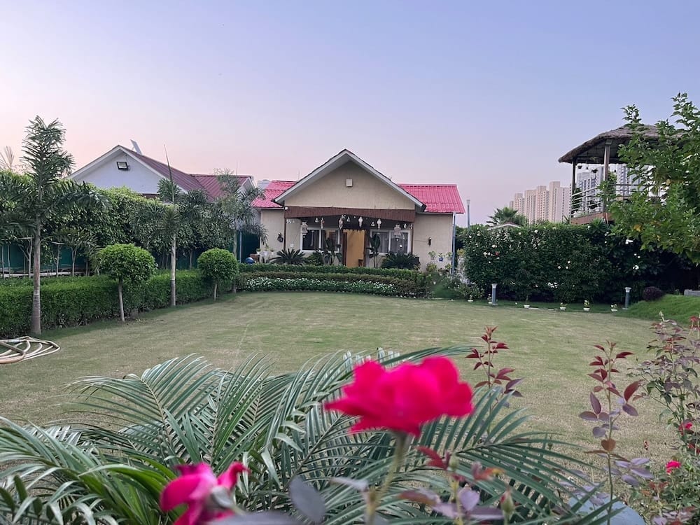GoBravo 37 - 2Bhk Farm with Pool & Garden Sec150 Noida — 4