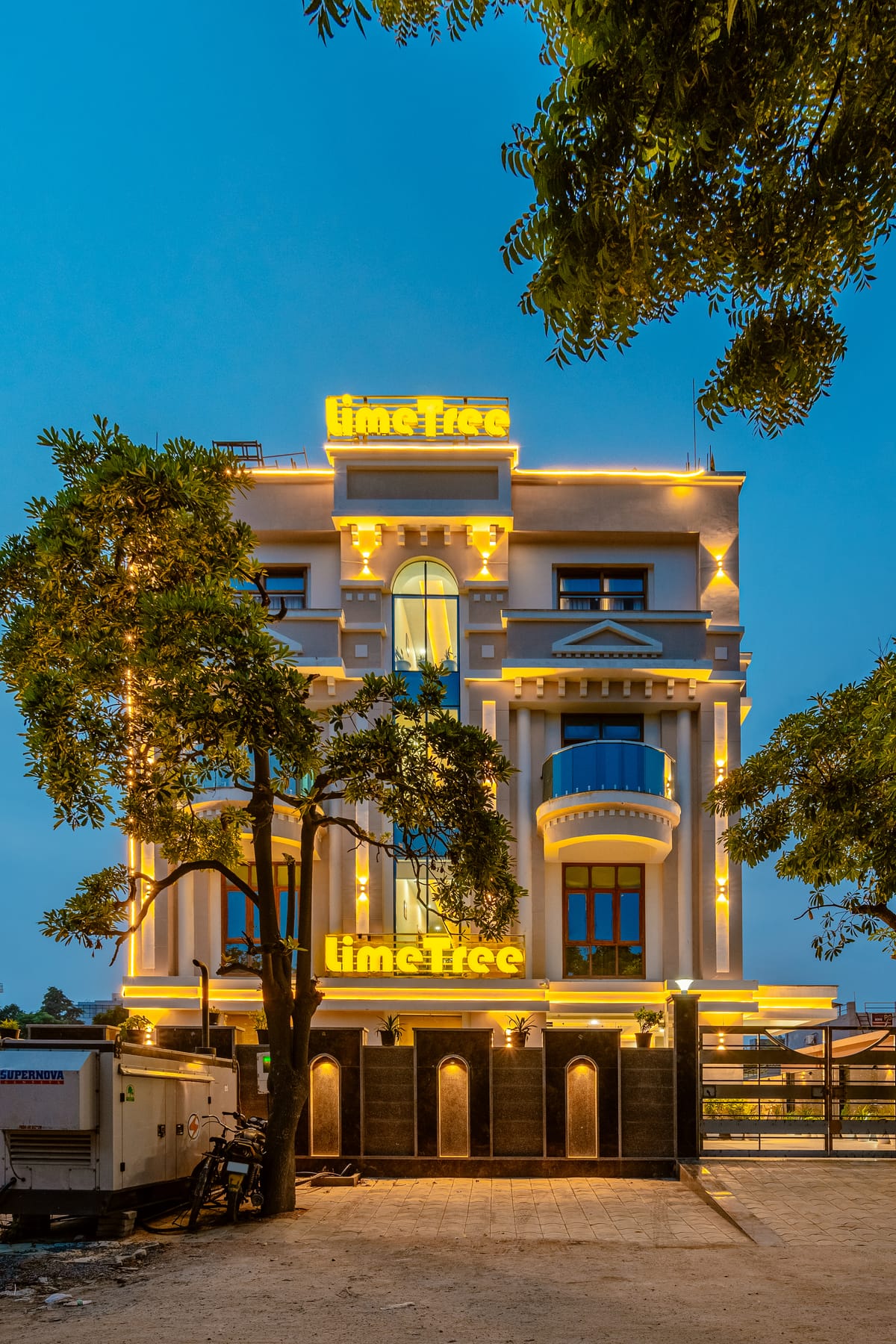 Lime Tree Hotels Near India Expo Mart Greater Noida — 3