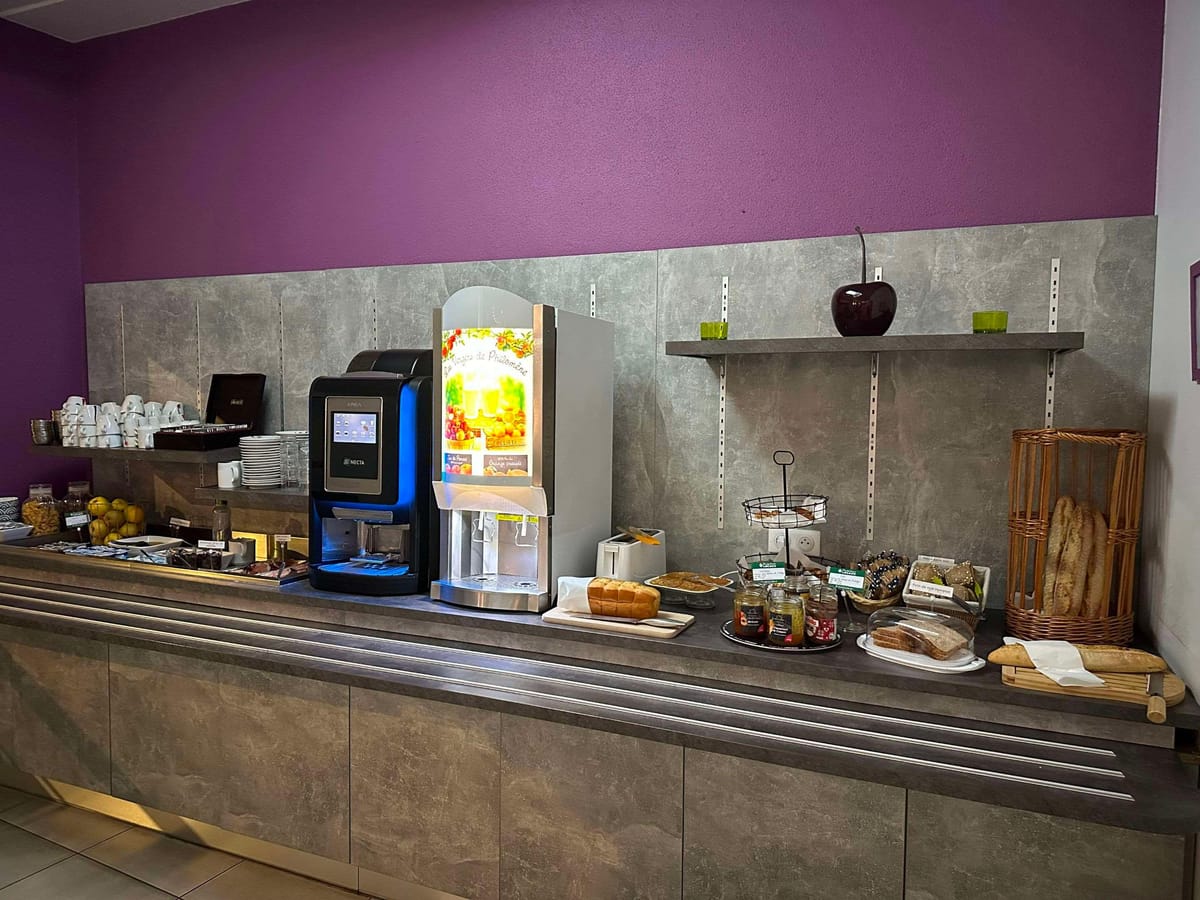 Brit Hotel Confort Nevers Centre Gare — 3