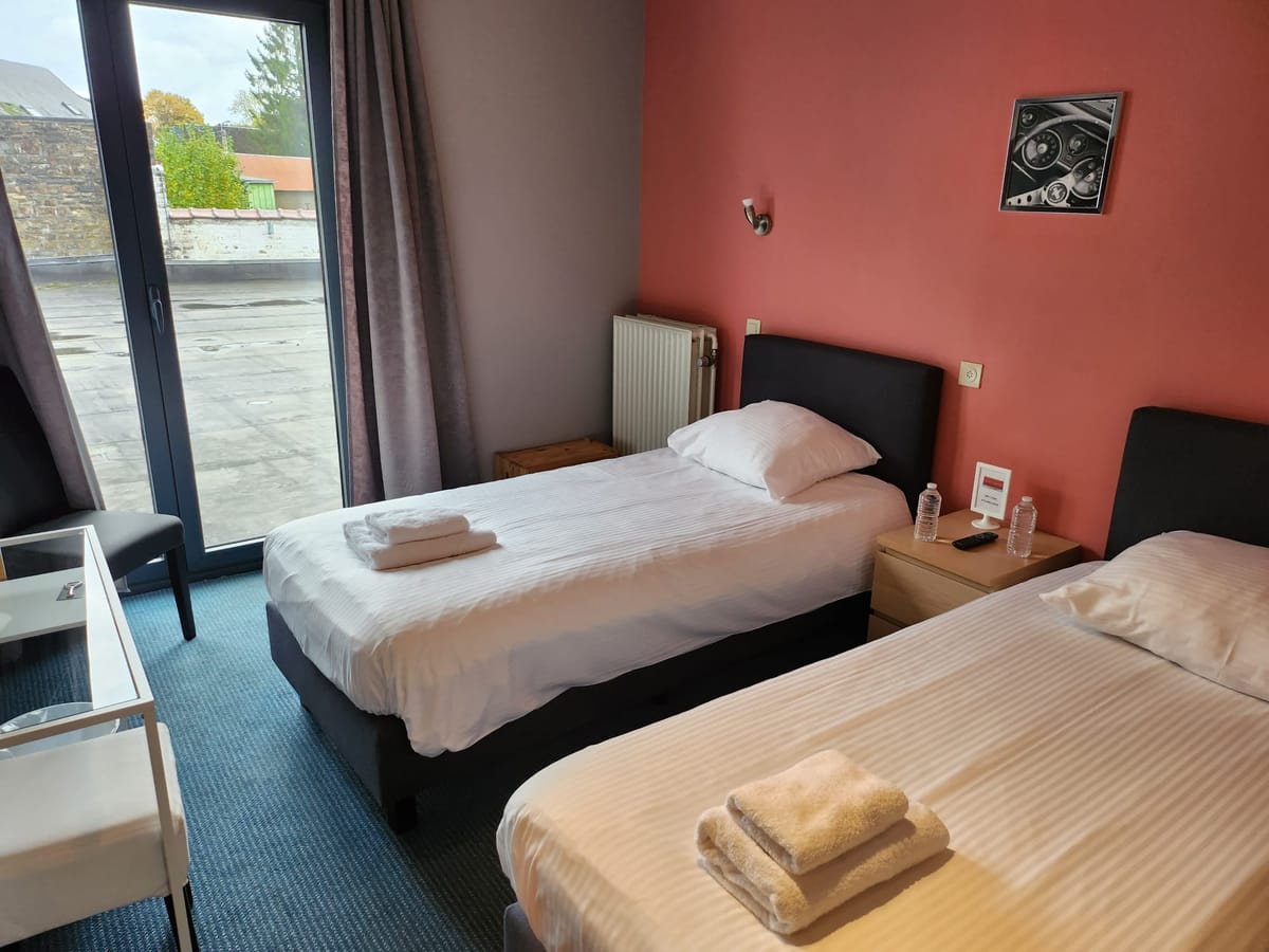 Pitlane Lodge — 3