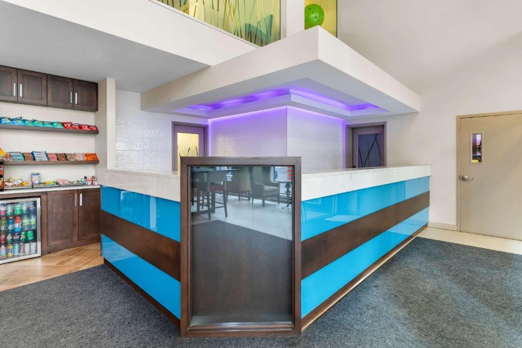 Best Western Plus Hotel Montreal — 3
