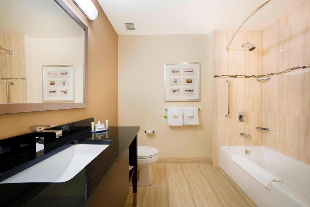Courtyard par Marriott Montréal Centre-ville — 3