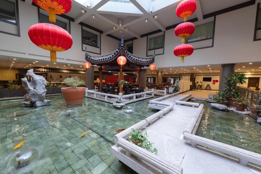 Holiday Inn Montreal Centre Ville Downtown by IHG — 2