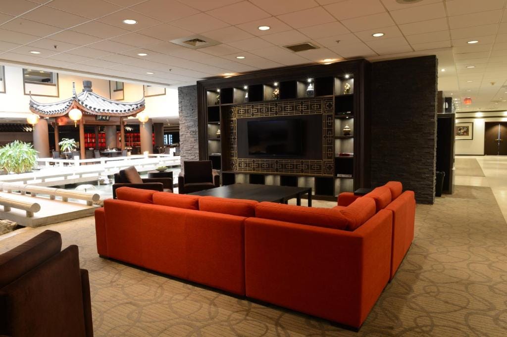 Holiday Inn Montreal Centre Ville Downtown by IHG — 3