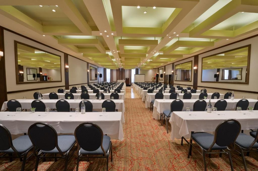 Holiday Inn Montreal Centre Ville Downtown by IHG — 4