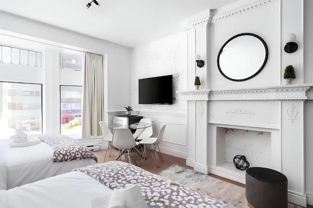 Kozy Stays Drummond Modern apartments — 5