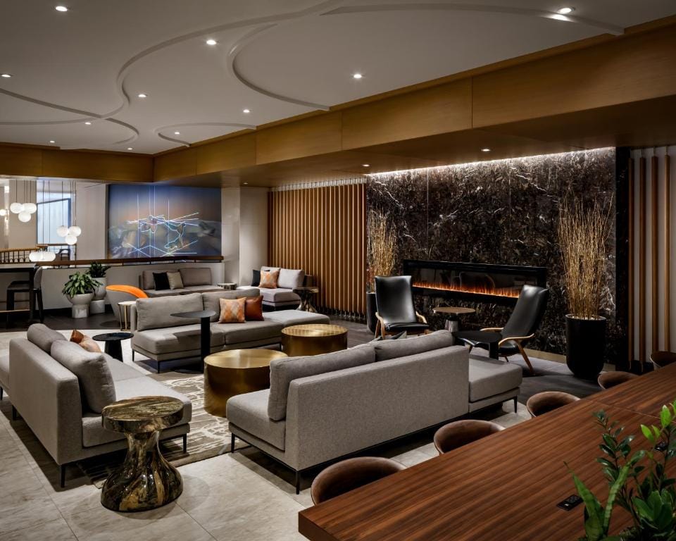 Montreal Marriott Chateau Champlain — 2