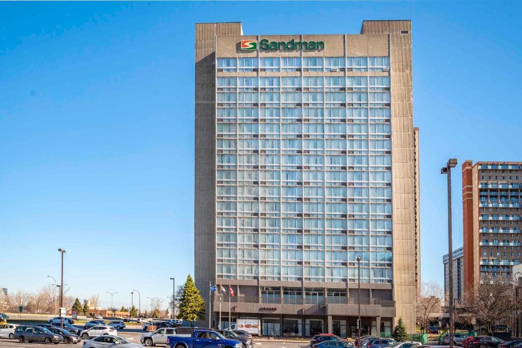 Sandman Hotel Montreal - Longueuil — 2