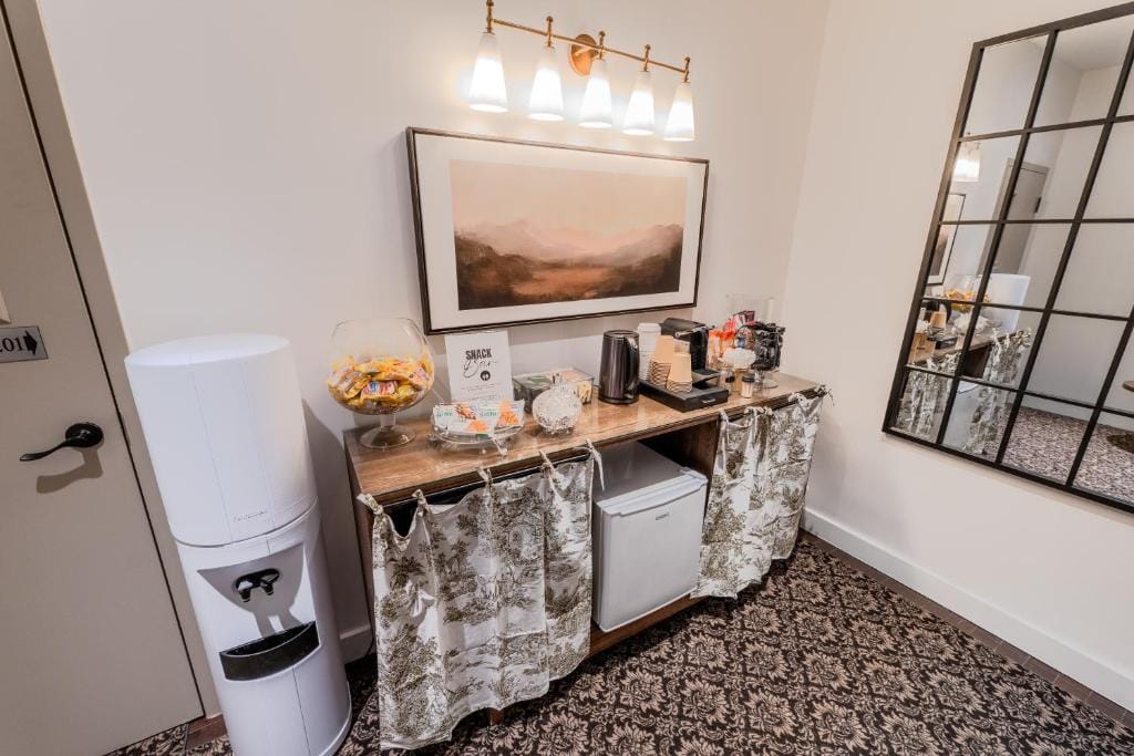 Self Check-In Boutique Hotel - Quartier latin - Room 203 — 4