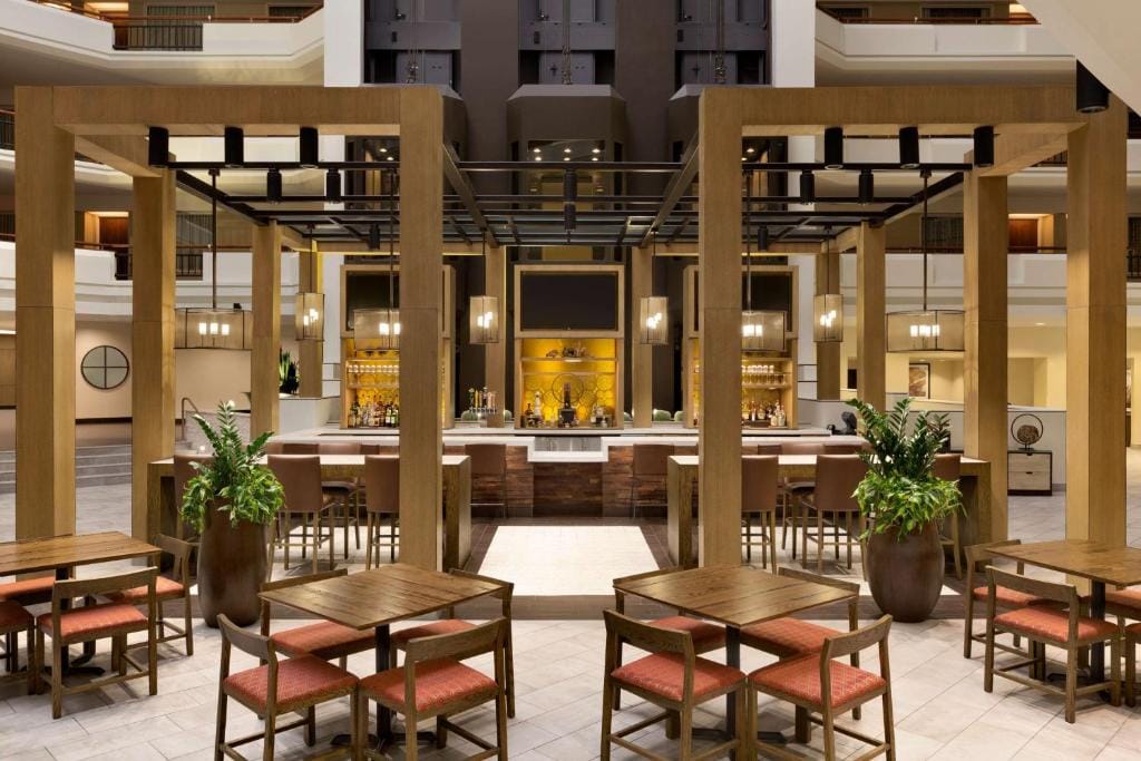Embassy Suites by Hilton Austin Downtown South Congress — 4