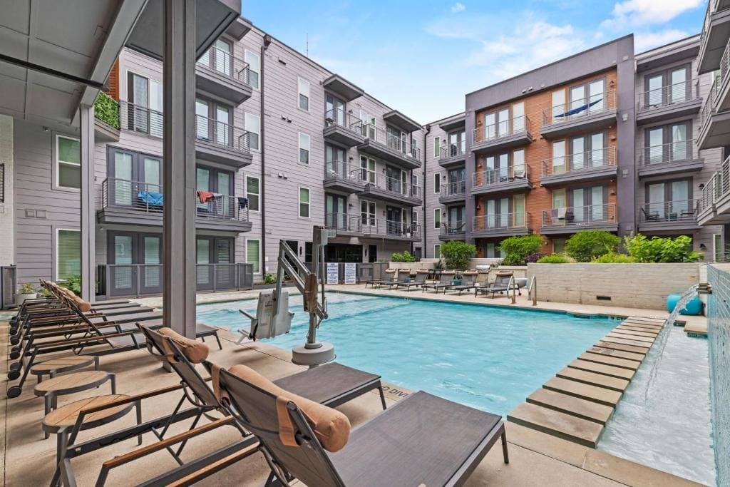 Placemakr Austin Downtown, Apartments by Hilton