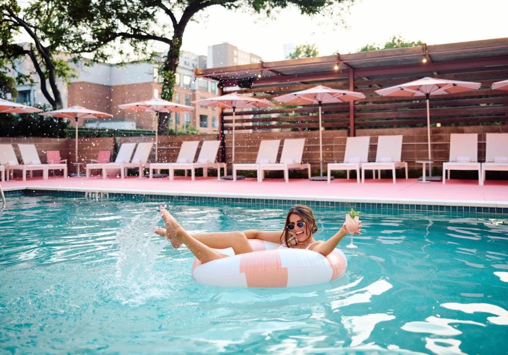 Renaissance Austin Downtown Hotel — 2