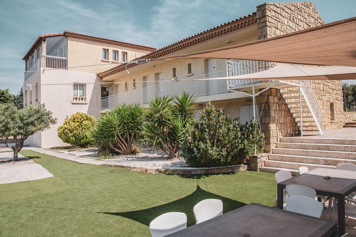 Hôtel Castel Sainte-Anne du Castellet — 4