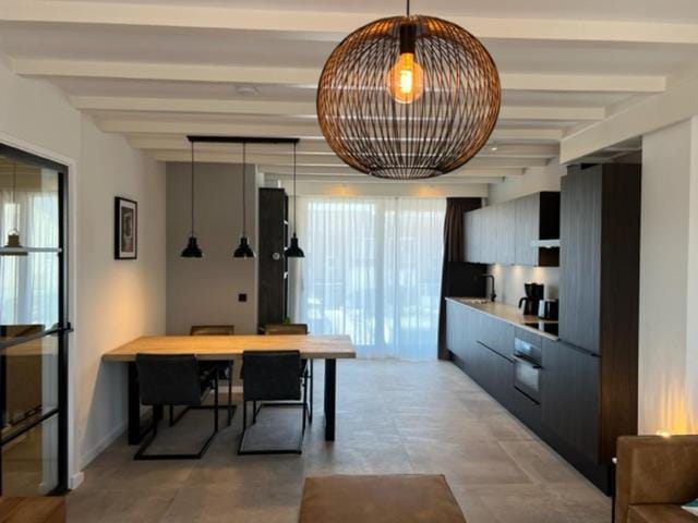 Casa del Cisne 3 — 5