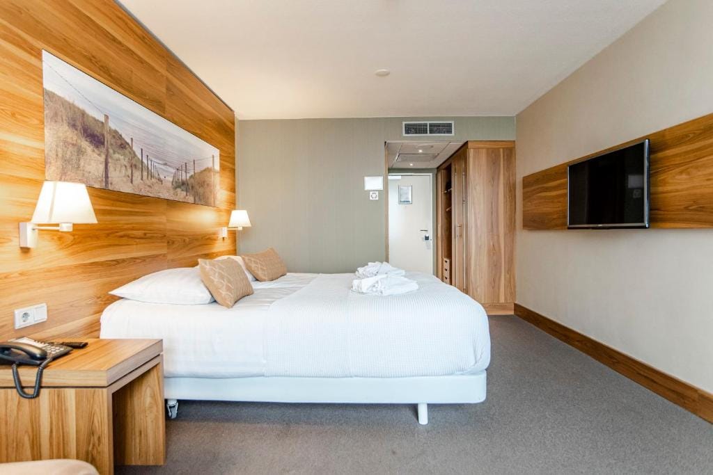 Suite with stunning sea view — 2