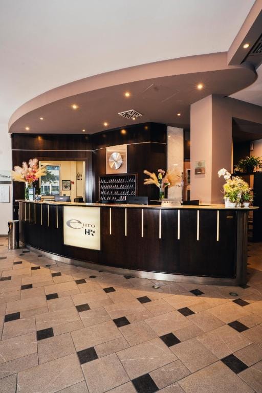 Euro Hotel — 4
