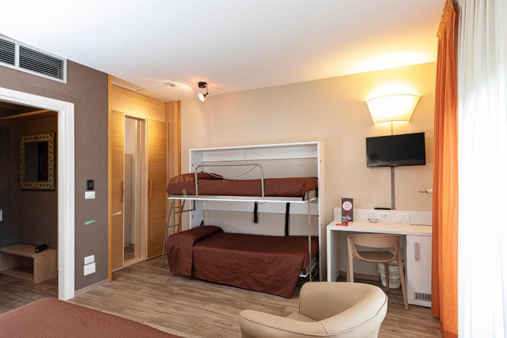 Hotel Donatello Imola — 5
