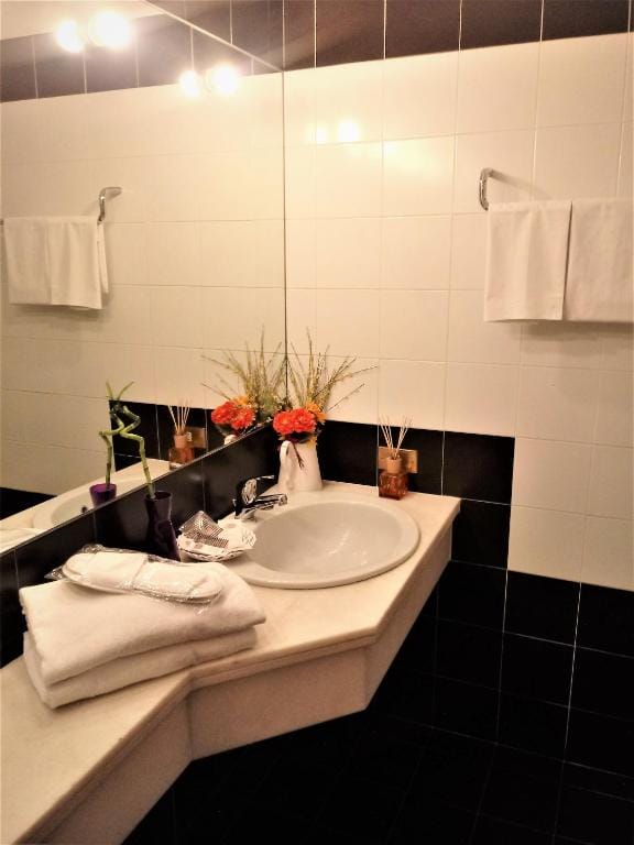 HOTEL DOZZA — 3