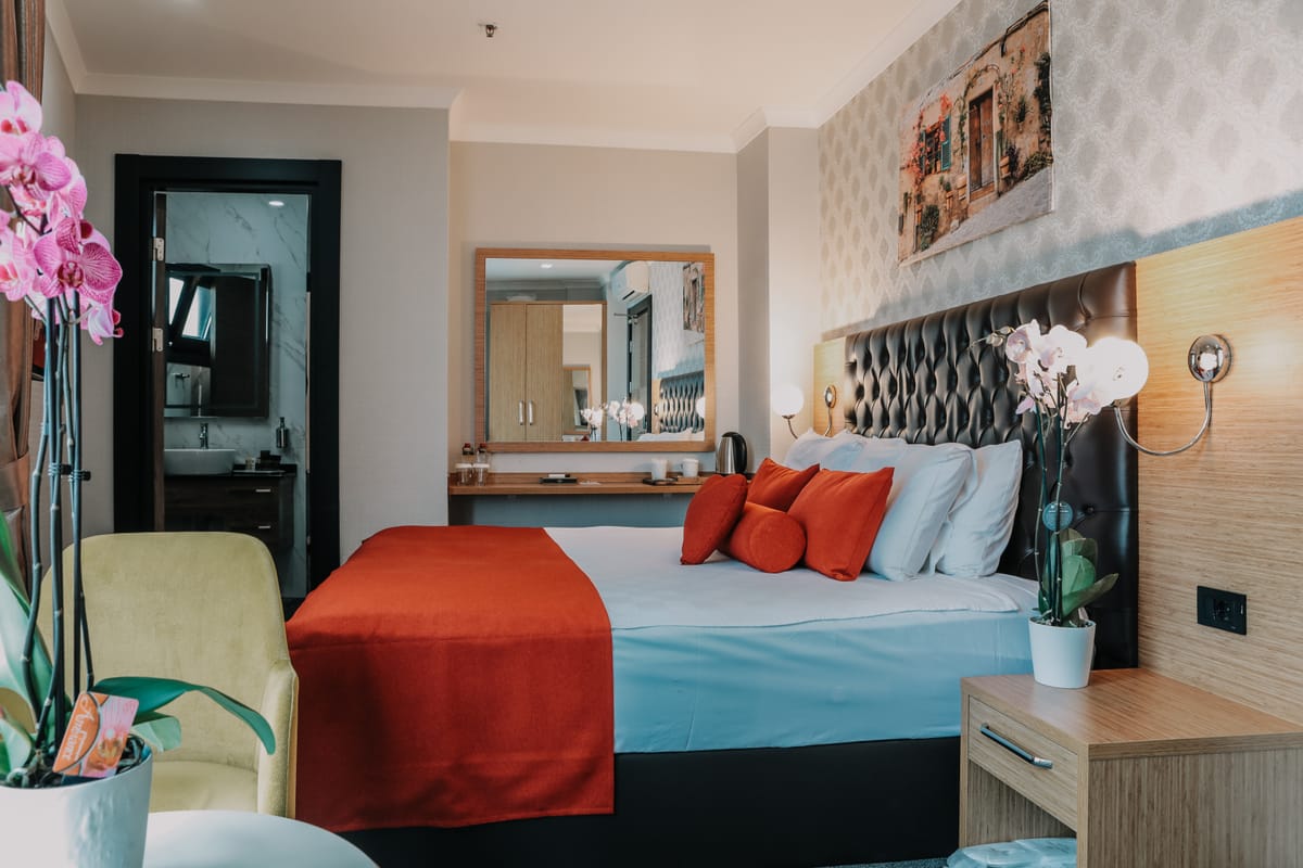 Grand Lark Hotel — 3