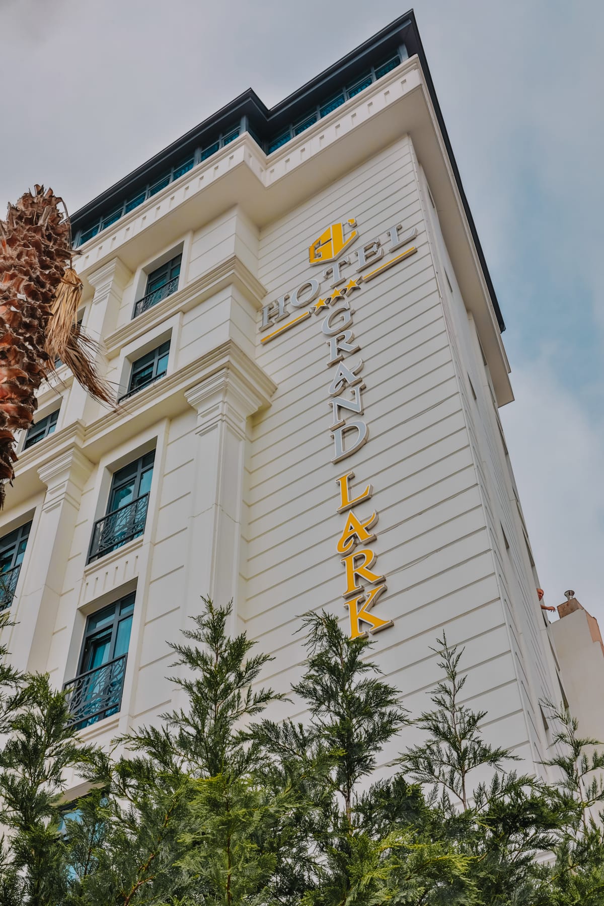 Grand Lark Hotel — 4