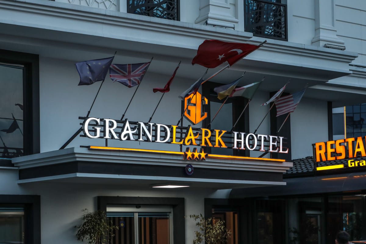 Grand Lark Hotel — 5