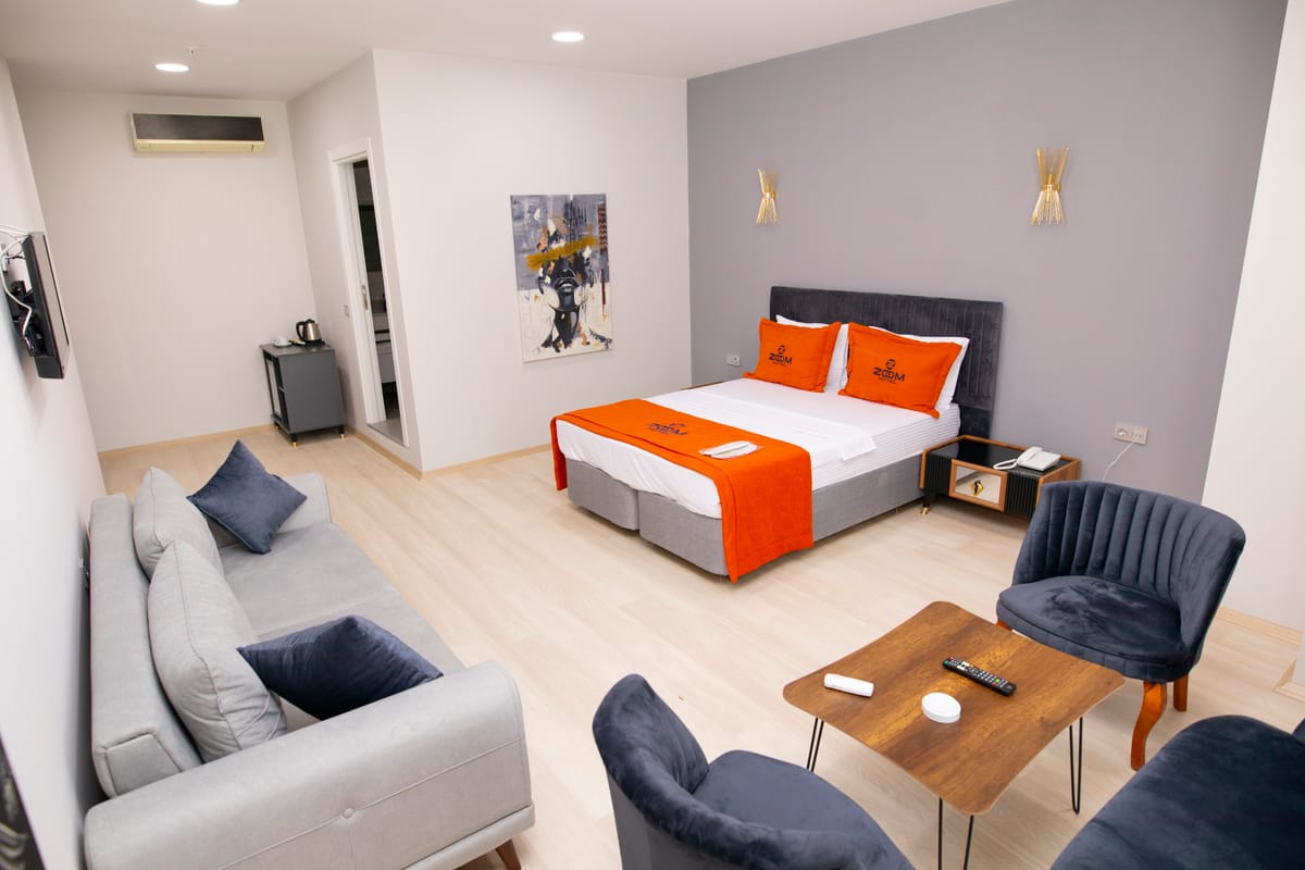 ZOOM HOTEL — 2