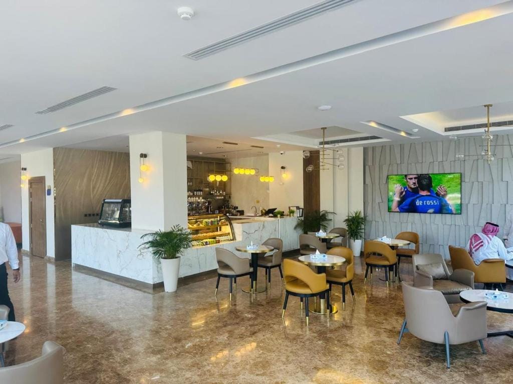 Al Ertiqaa Hotel — 5
