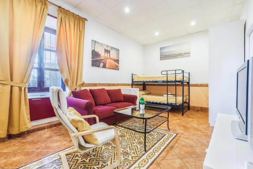 Hotel Carlos V by Vivere Stays — 2