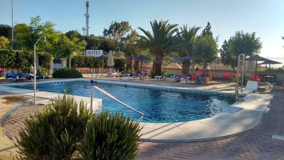 Hotel La Cueva Park — 4