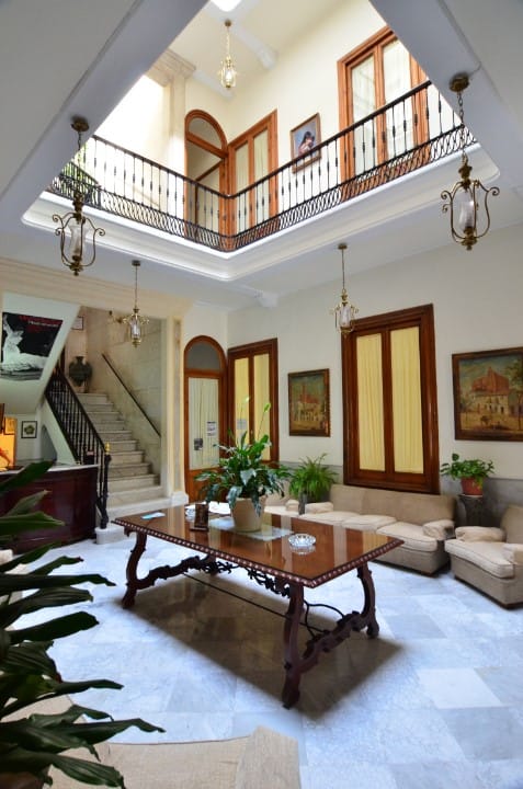 Nuevo Hotel — 2