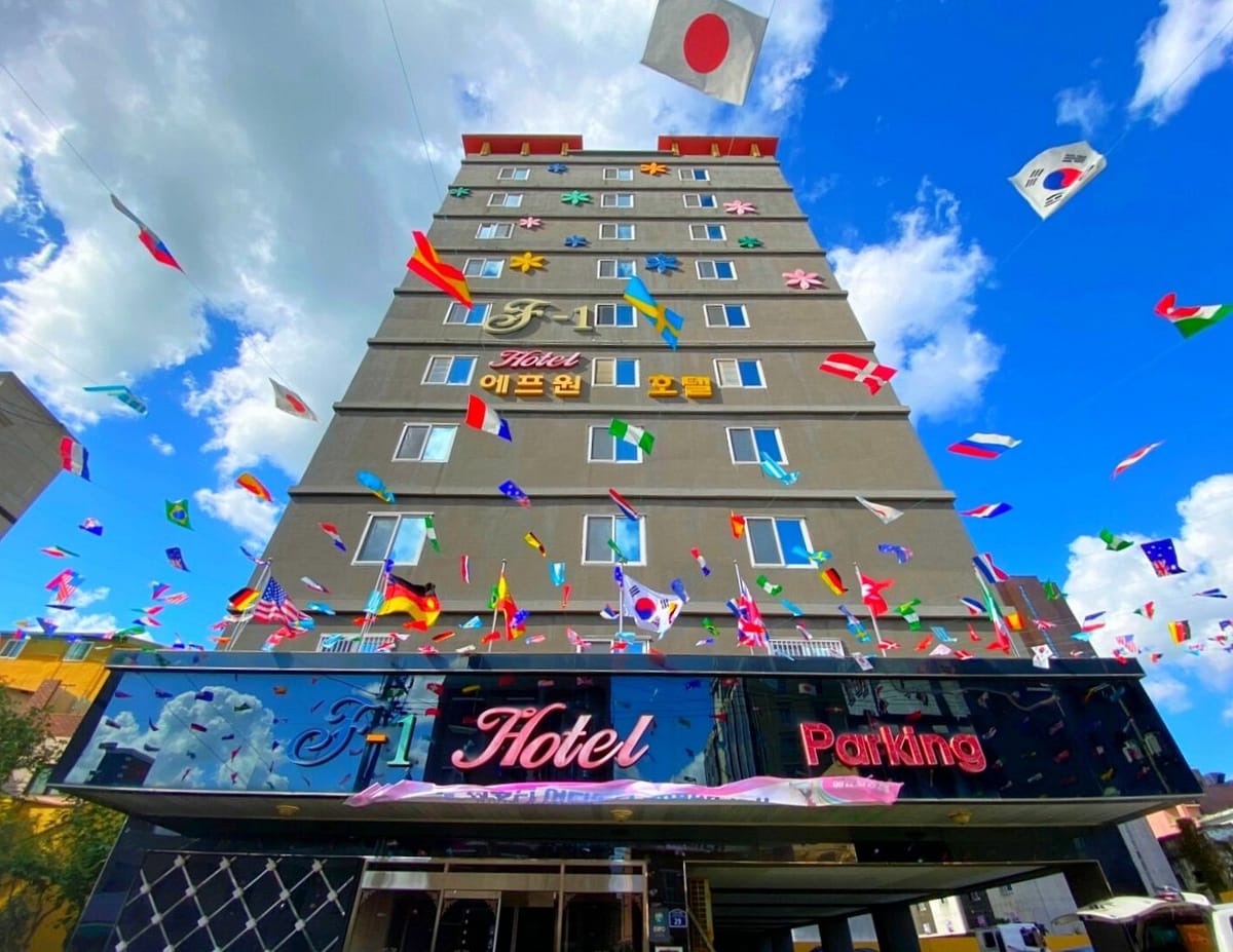 F1 Hotel — 4