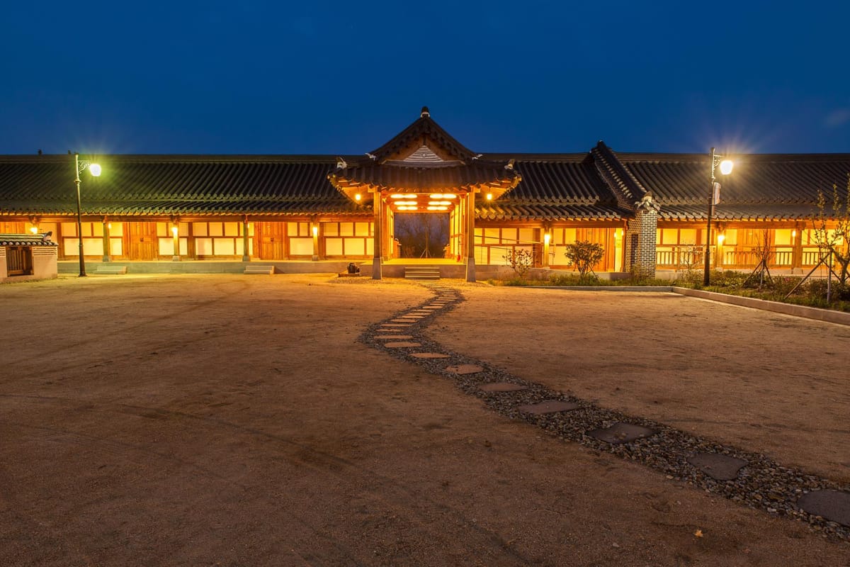 Hanok Hotel Yeongsanjae