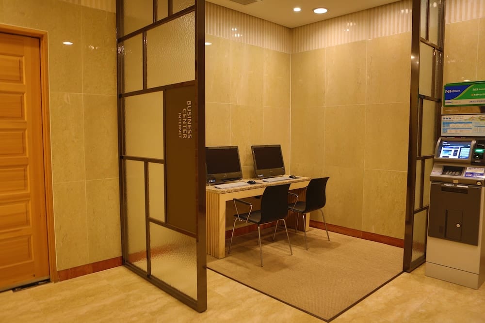 Shangria Hotel — 5