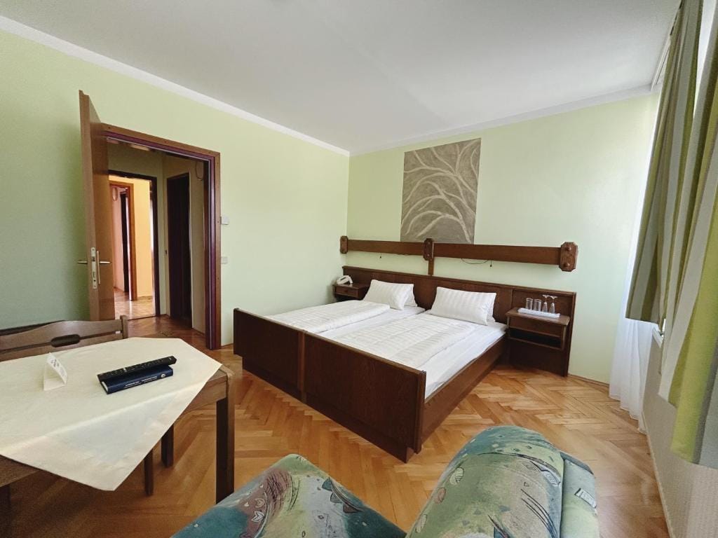 Hotel URFA — 4