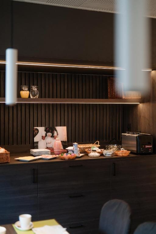 Hotel Saint-Hubert — 4