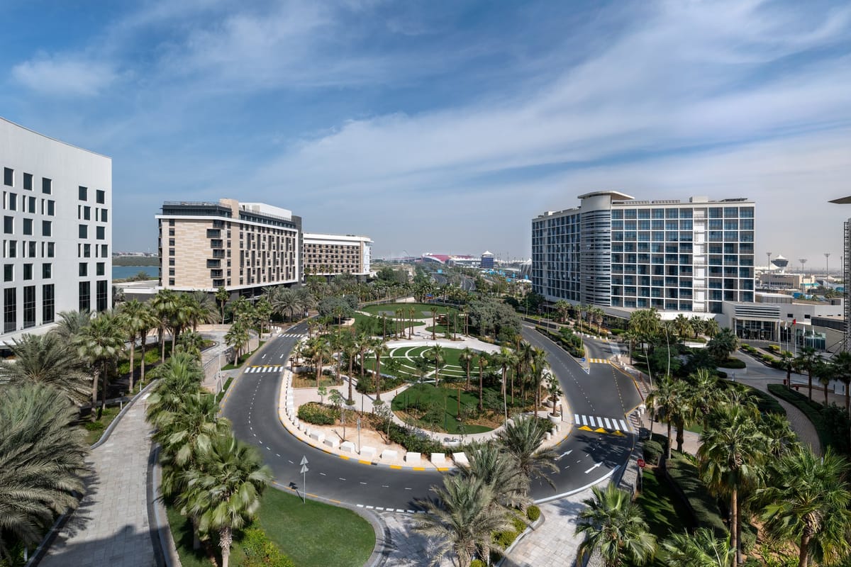Yas Plaza Circuit — 5