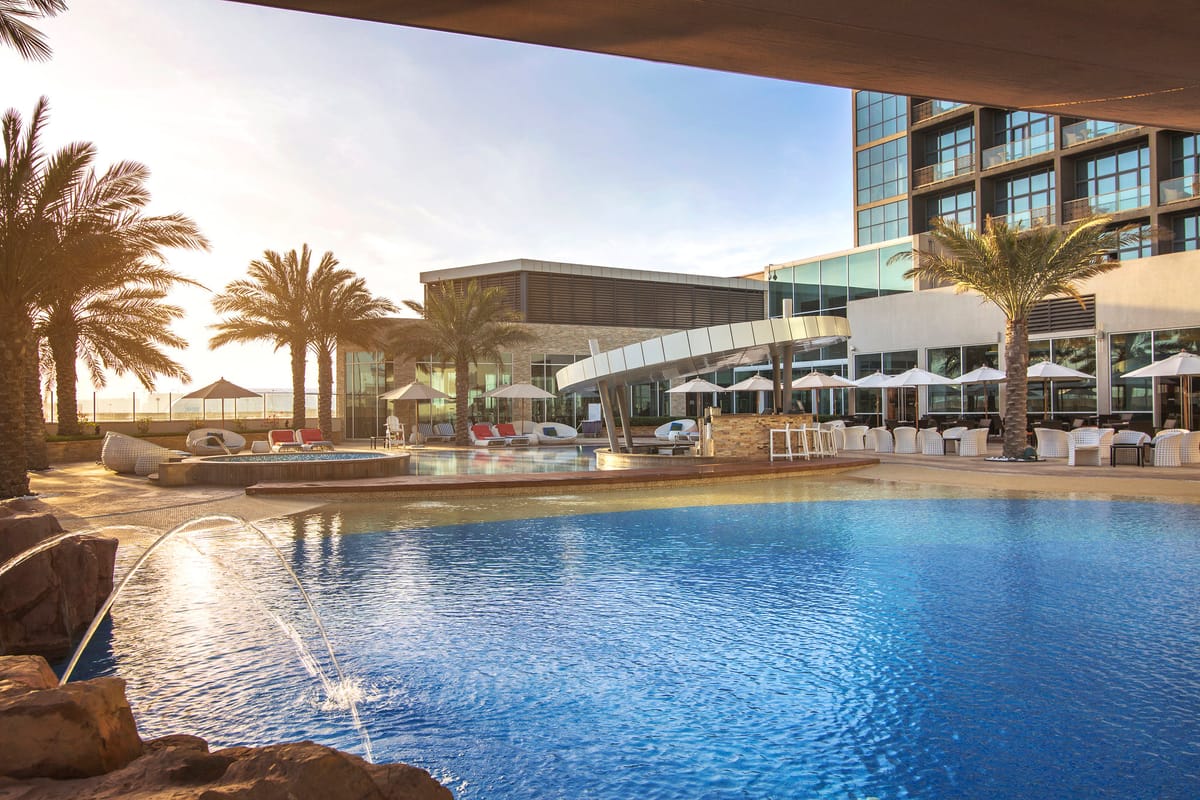 Yas Plaza Marina — 2
